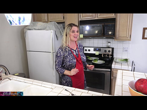 ❤️ Stepmom Mëllech him an der Kichen virun sengem Datum ❌ Sexvideo op Porno lb.passionfeverspot.ru ﹏